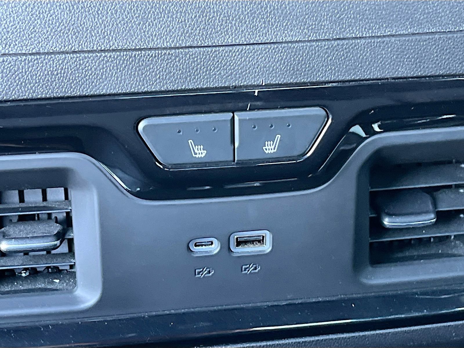 Used 2025 GMC Sierra 1500 AT4 w/ AT4 Premium Package image 27