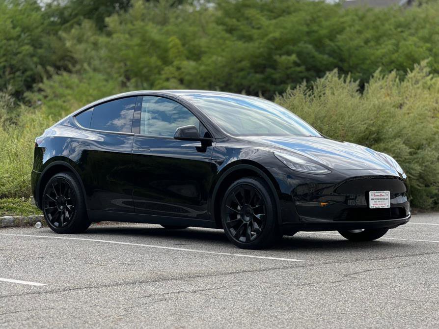 Used 2022 Tesla Model Y Long Range image 2