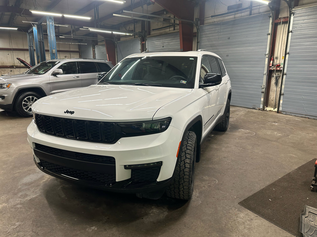 Used 2024 Jeep Grand Cherokee L Limited w/ Black Appearance Package