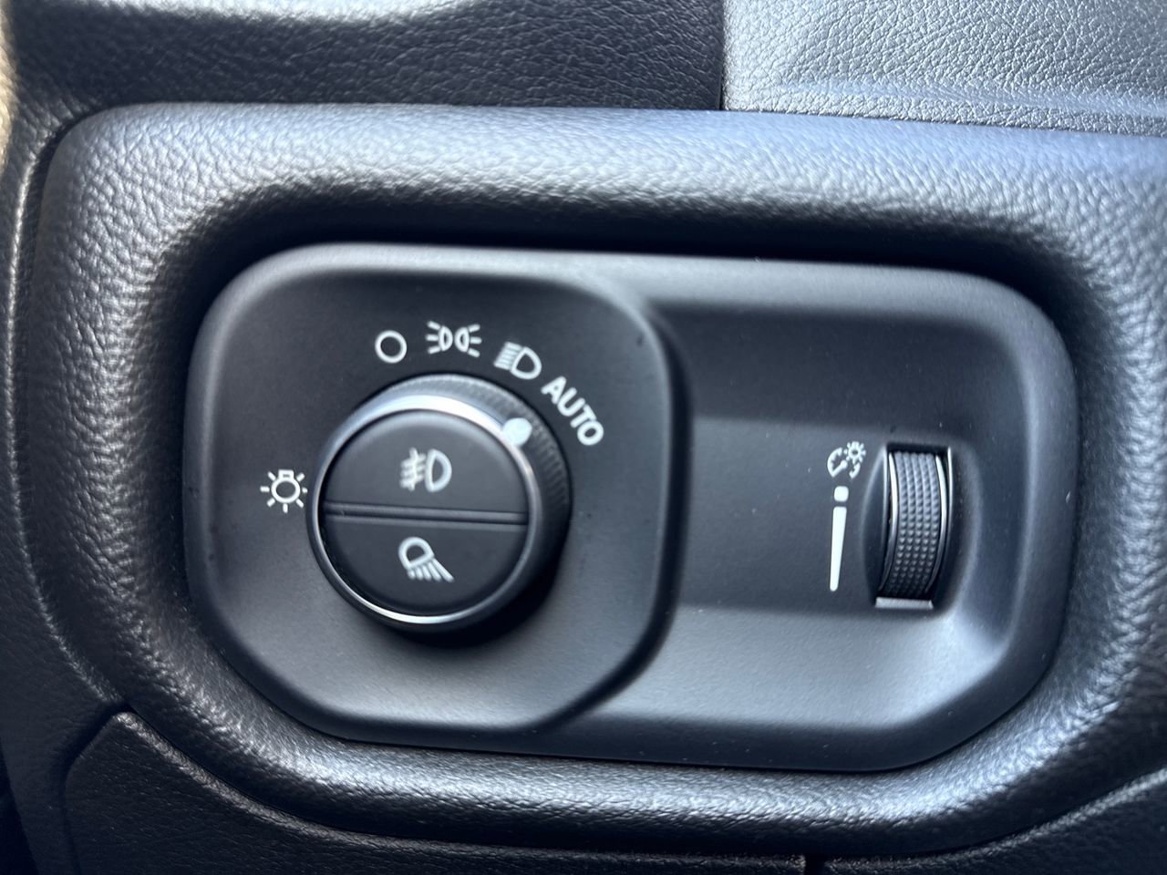 Used 2022 RAM 1500 Big Horn image 30