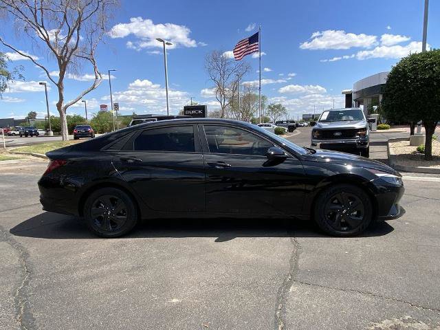 Used 2023 Hyundai Elantra Blue FWD image 2