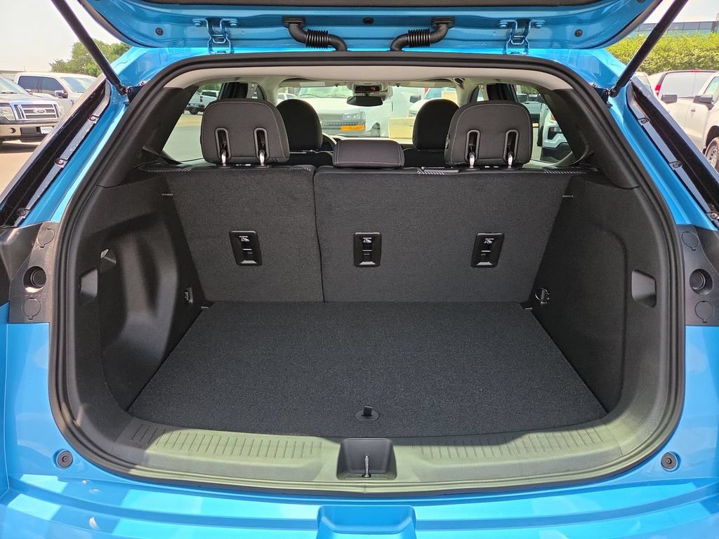 New 2027 Chevrolet Bolt LT w/ Comfort Package FWD image 16