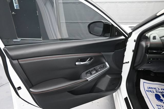 Used 2024 Nissan Sentra SR w/ SR Premium Package FWD image 9