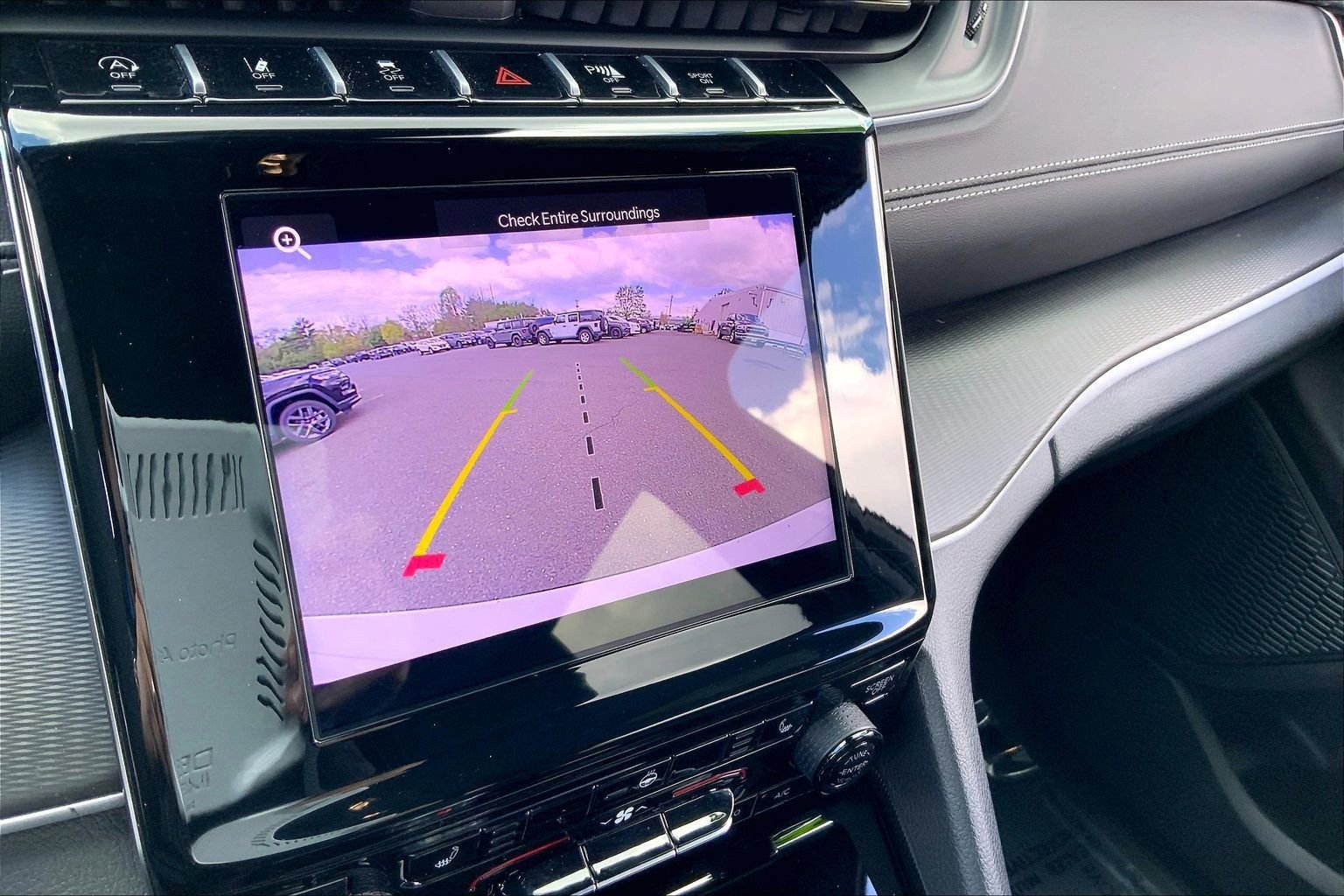 Certified 2025 Jeep Grand Cherokee L Altitude AWD/4WD image 28