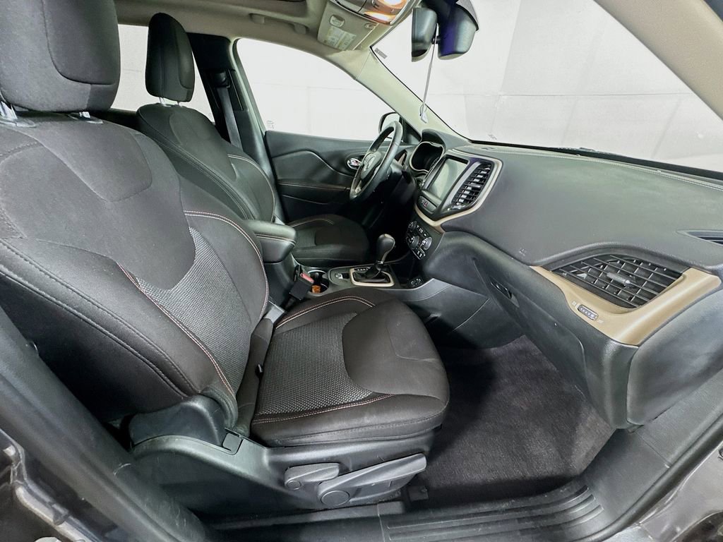 Used 2016 Jeep Cherokee 75th Anniversary image 34