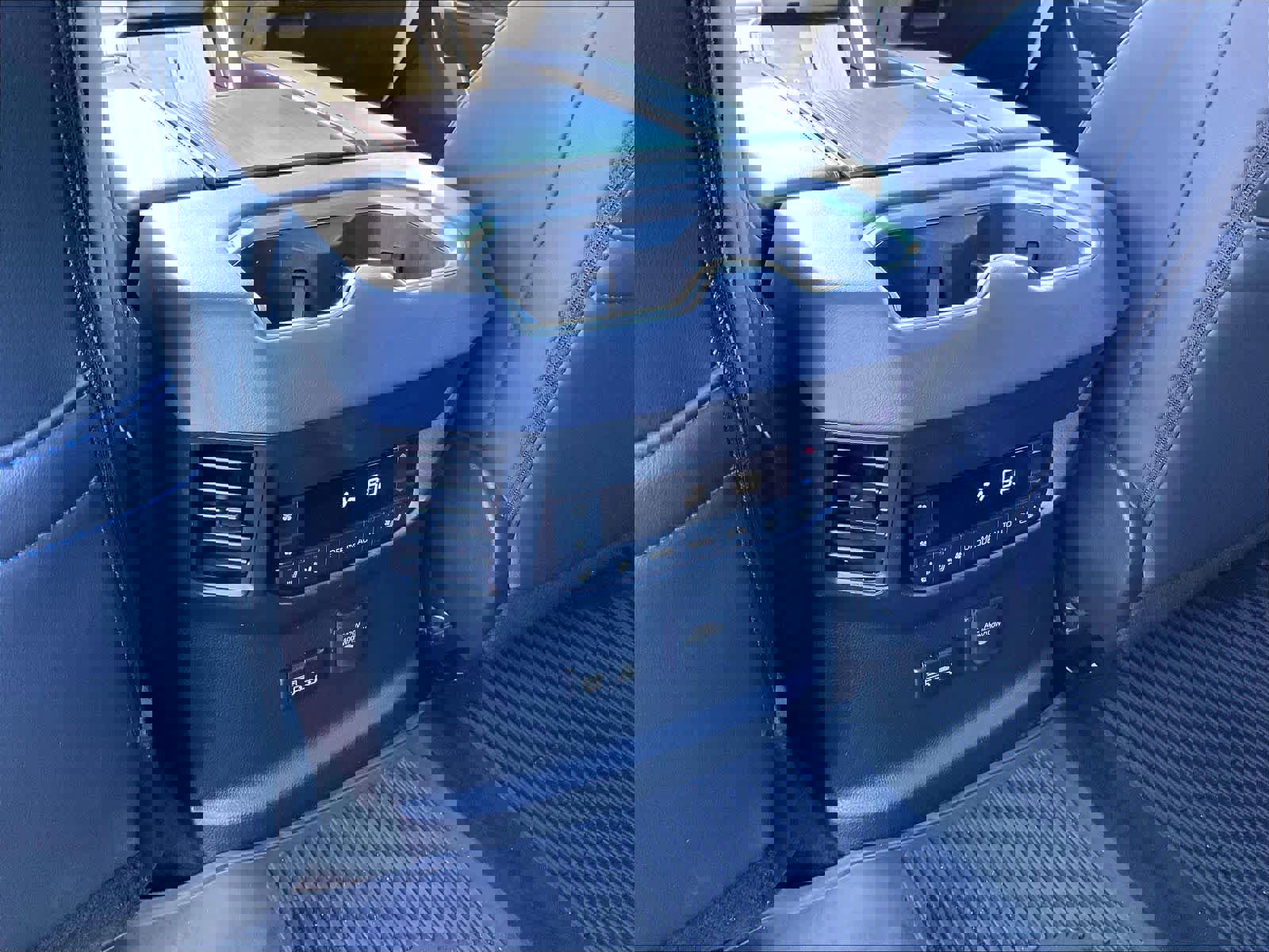 Used 2025 Toyota Sequoia Platinum image 29