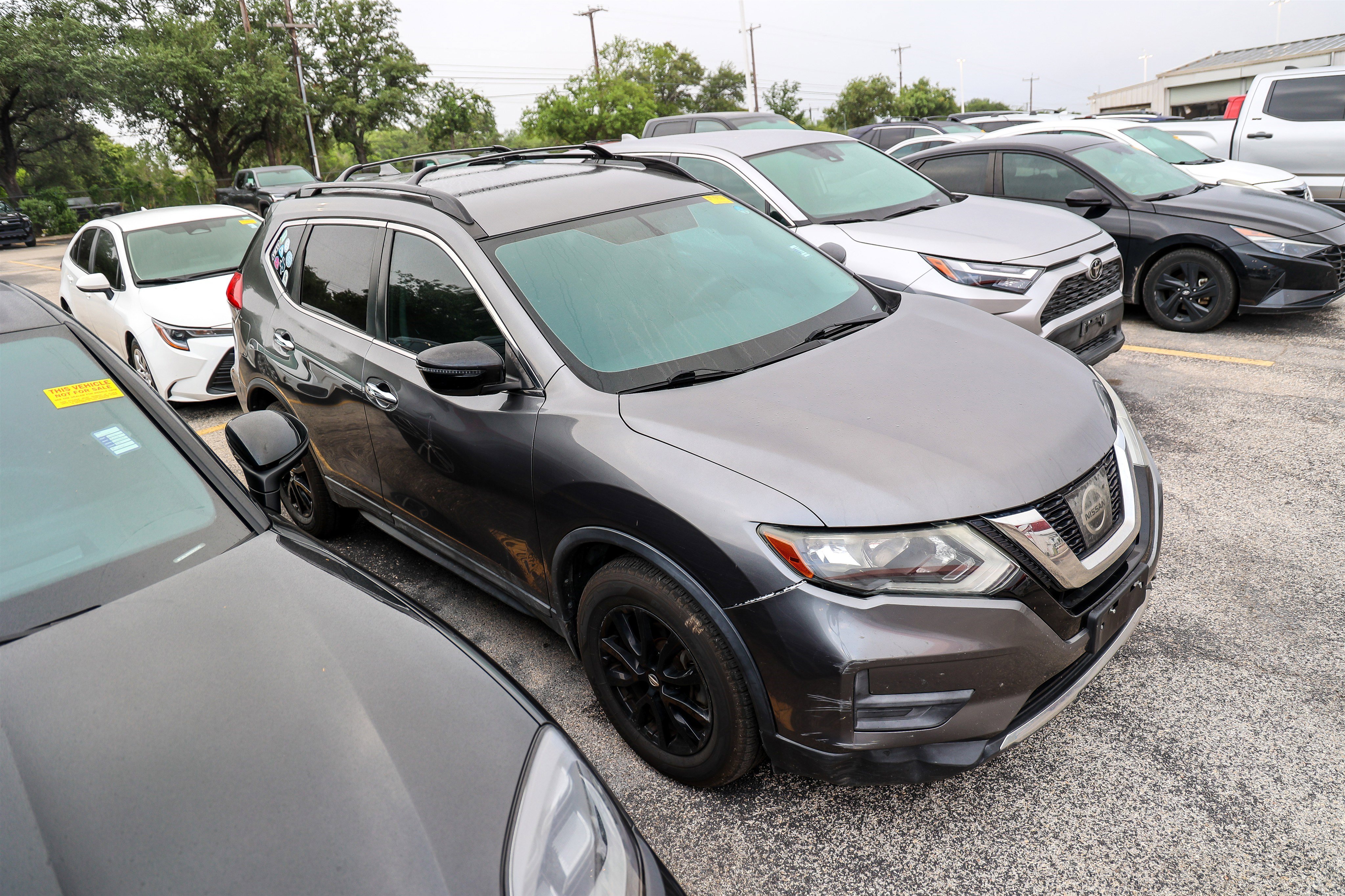 Used 2017 Nissan Rogue SV w/ Midnight Edition FWD image 7
