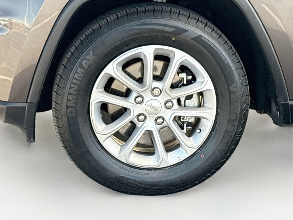 Used 2021 Jeep Grand Cherokee Laredo X RWD image 29