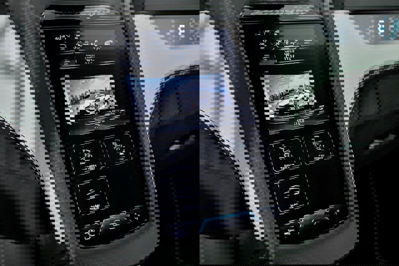 Used 2024 Lamborghini Revuelto image 41