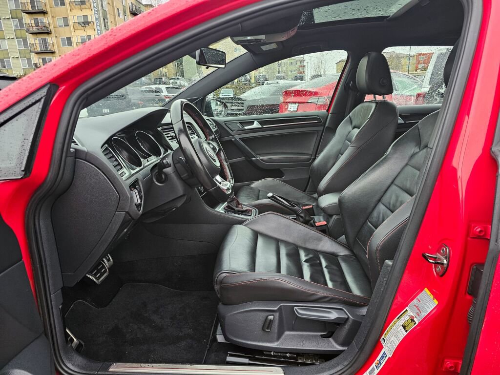 Used 2015 Volkswagen Golf image 19