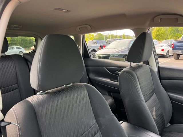 Used 2018 Nissan Rogue SV FWD image 31