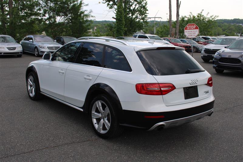 Used 2016 Audi A4 Premium w/ Audi MMI Navigation Plus AWD/4WD image 5