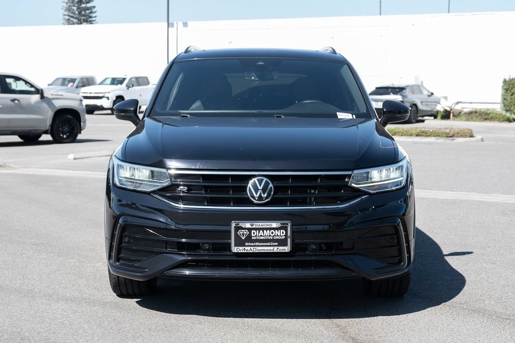 Used 2023 Volkswagen Tiguan SE R-Line FWD image 2