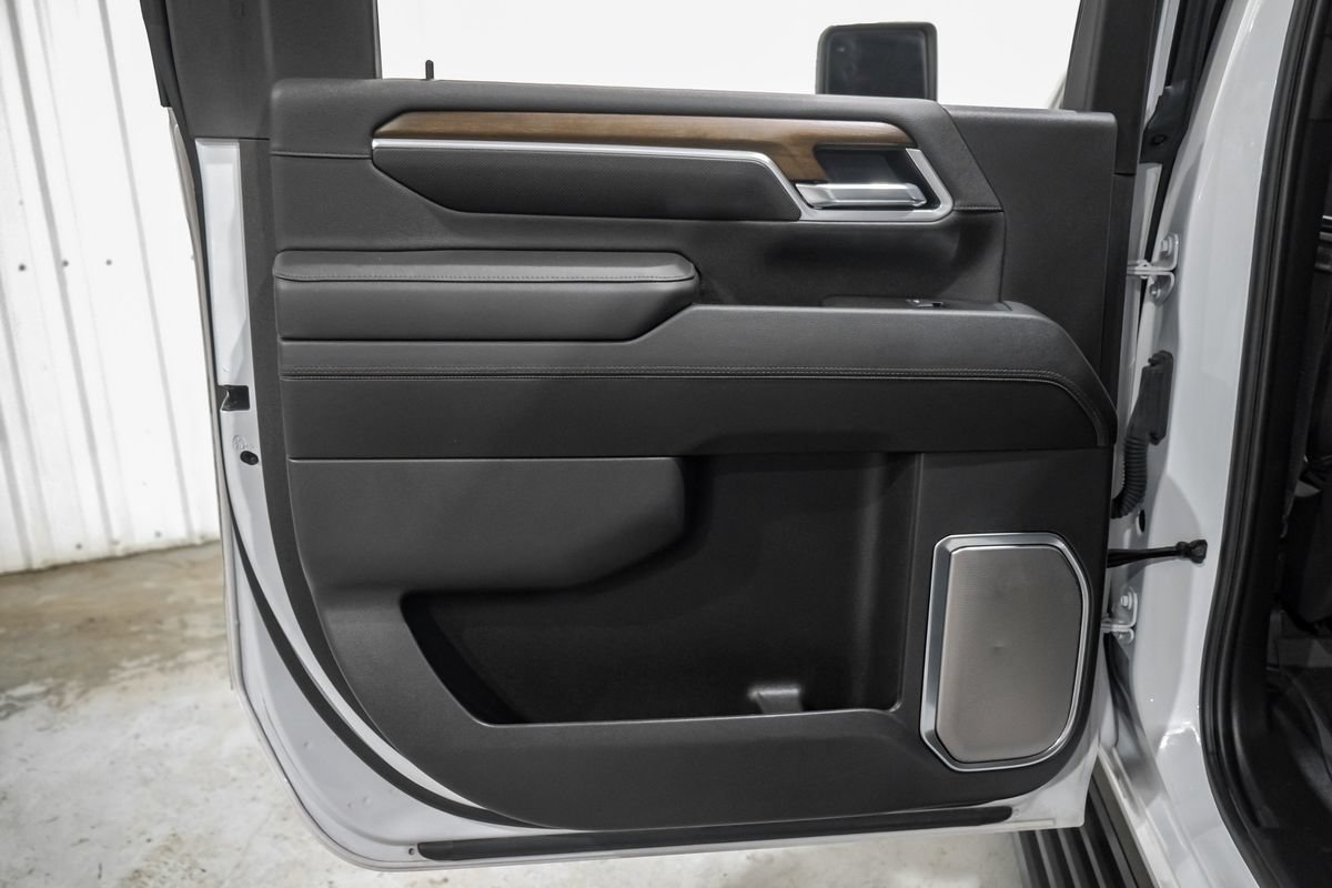 Used 2025 Chevrolet Silverado 3500 High Country w/ High Country Premium Package AWD/4WD image 45