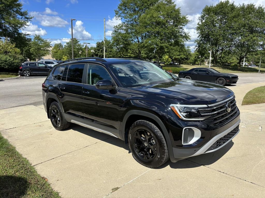 New 2026 Volkswagen Atlas Peak Edition image 1
