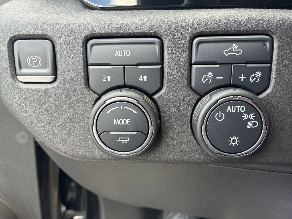 Used 2023 Chevrolet Silverado 1500 LT AWD/4WD image 22