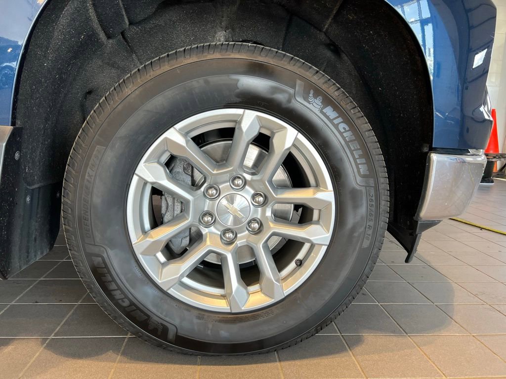 Used 2022 Chevrolet Silverado 1500 LT w/ Z71 Off-Road Package AWD/4WD image 11