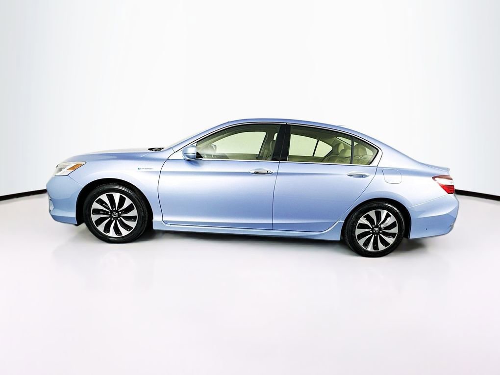 Used 2017 Honda Accord Touring image 6