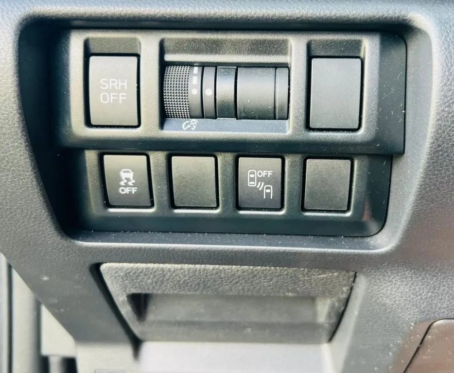 Used 2019 Subaru Crosstrek 2.0i Limited w/ Moonroof Package w/Navigation image 20