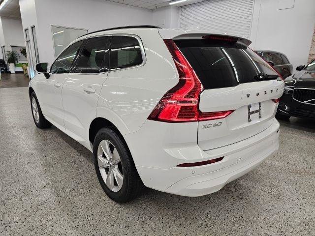 Used 2022 Volvo XC60 B5 Momentum w/ Climate Package AWD/4WD image 6