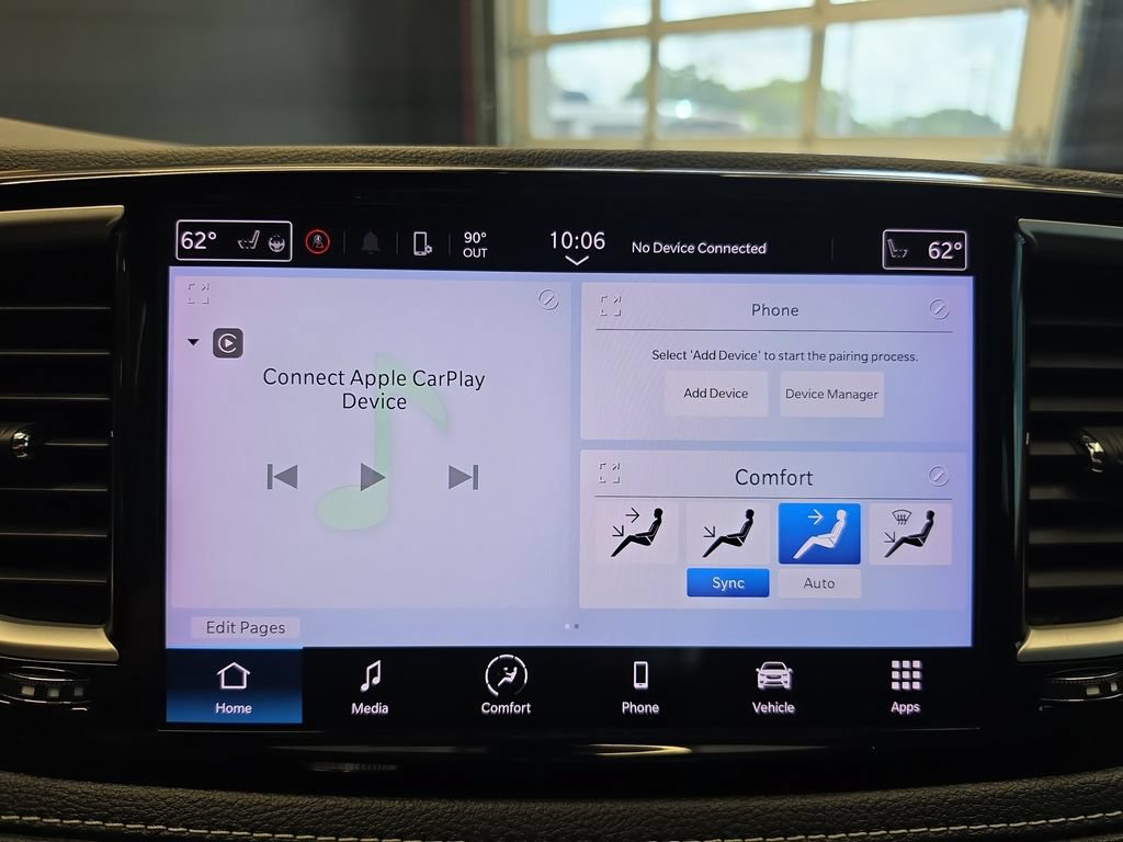 Used 2023 Chrysler Pacifica Touring-L FWD image 23