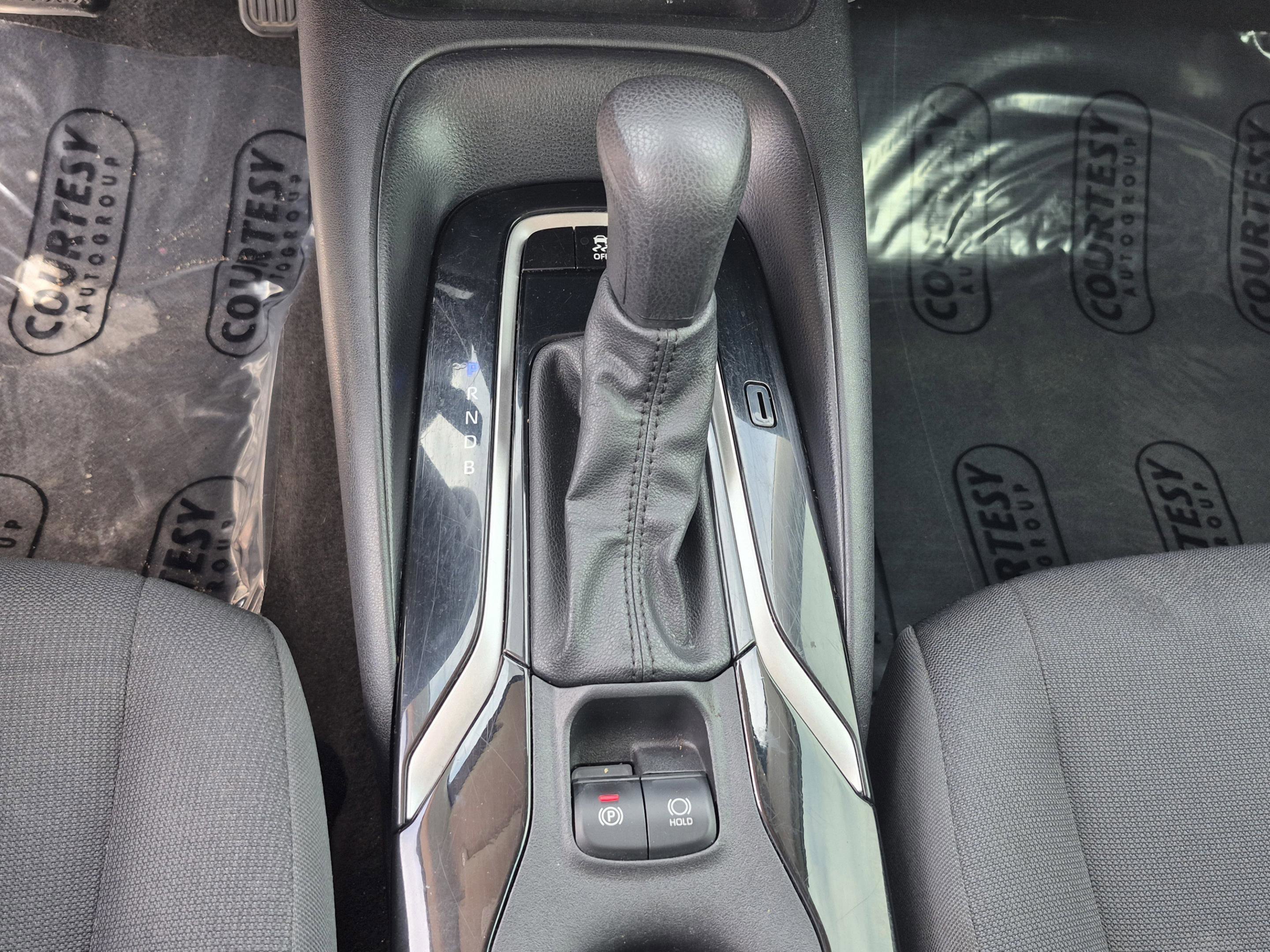 Used 2021 Toyota Corolla LE FWD image 25