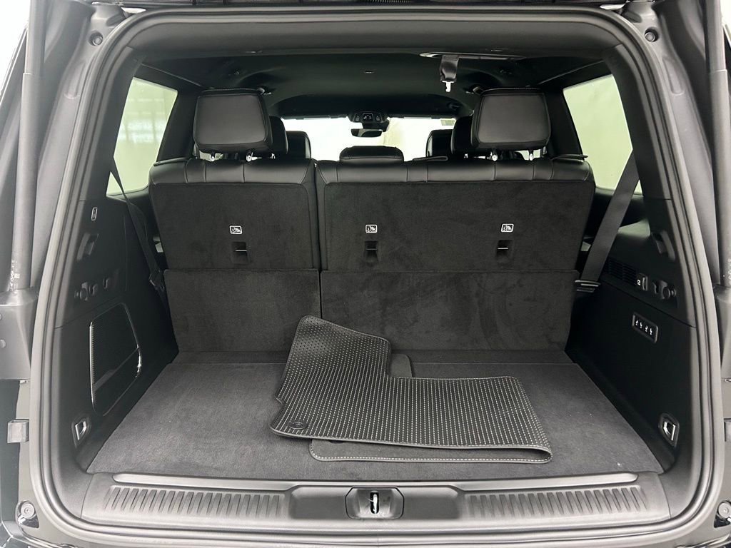 New 2026 Jeep Grand Wagoneer Limited w/ 8-Passenger Seating Package image 9