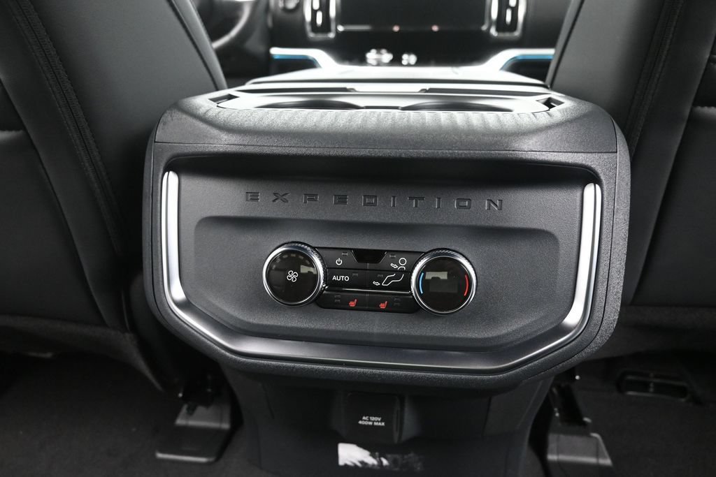 New 2027 Ford Expedition Platinum w/ Stealth Appearance Package AWD/4WD image 10