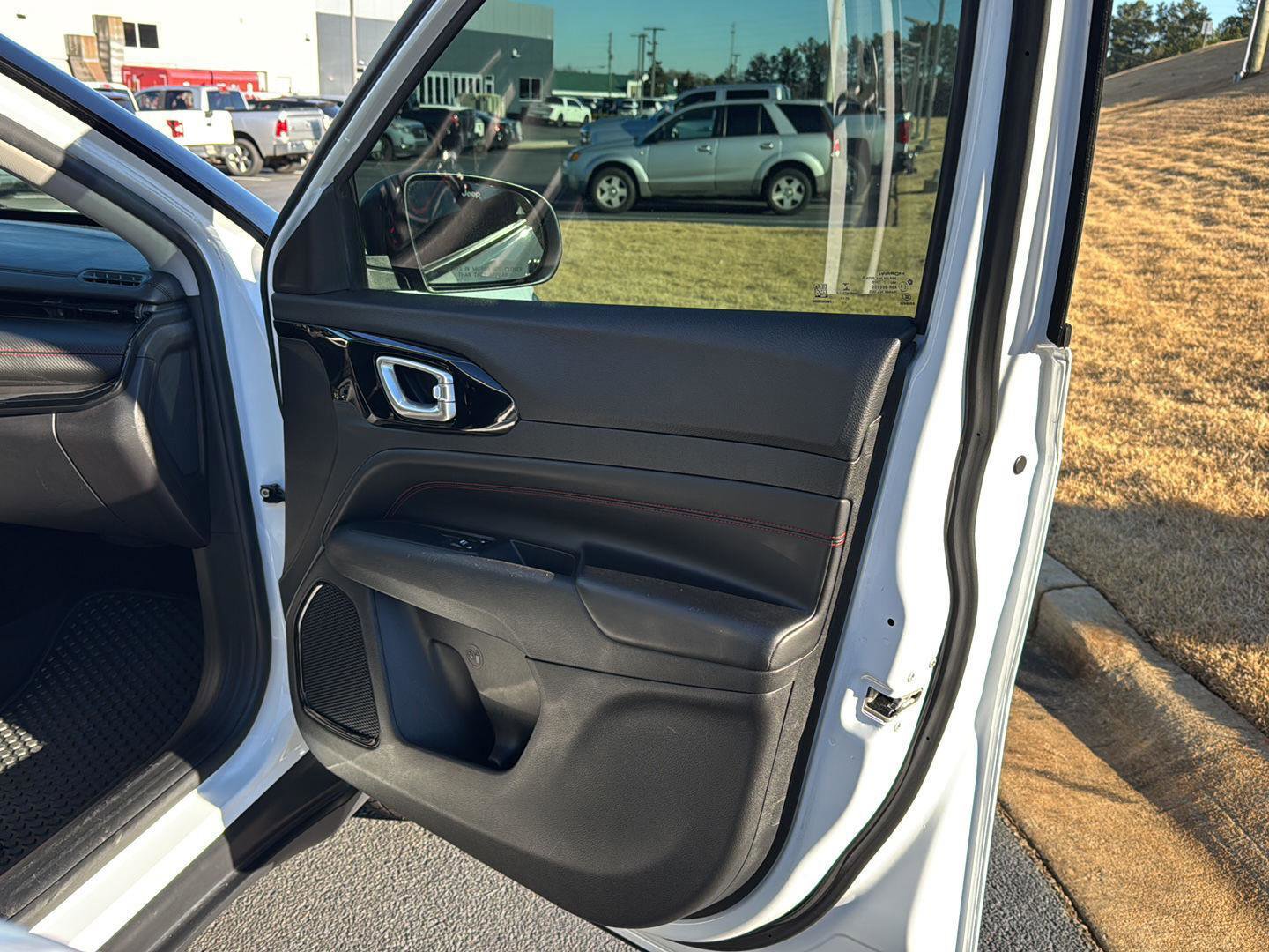 Used 2022 Jeep Compass Trailhawk image 12