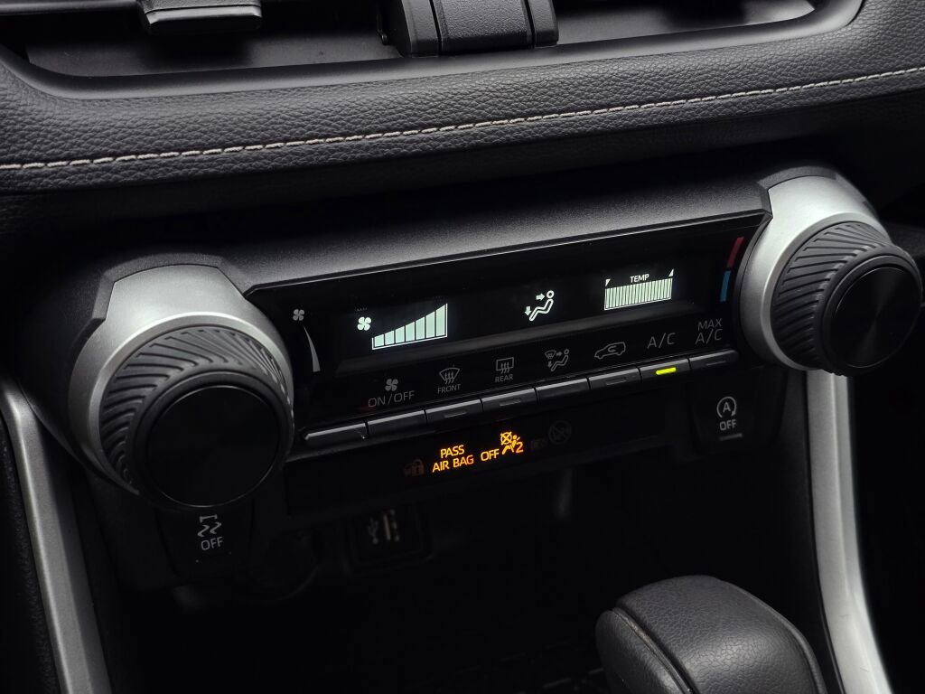 Used 2024 Toyota RAV4 LE image 28