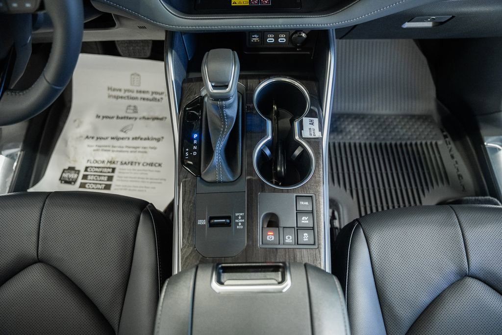 New 2026 Toyota Highlander Platinum image 30