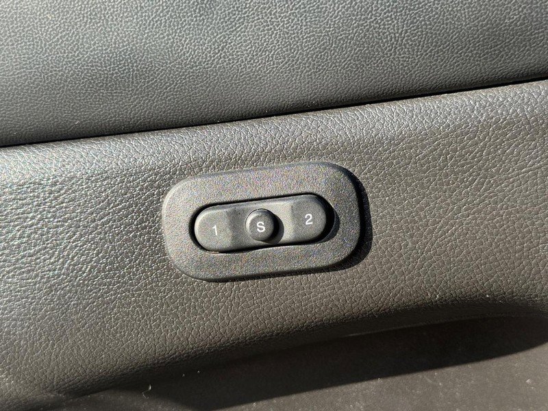 Used 2021 Jeep Grand Cherokee Limited X image 25