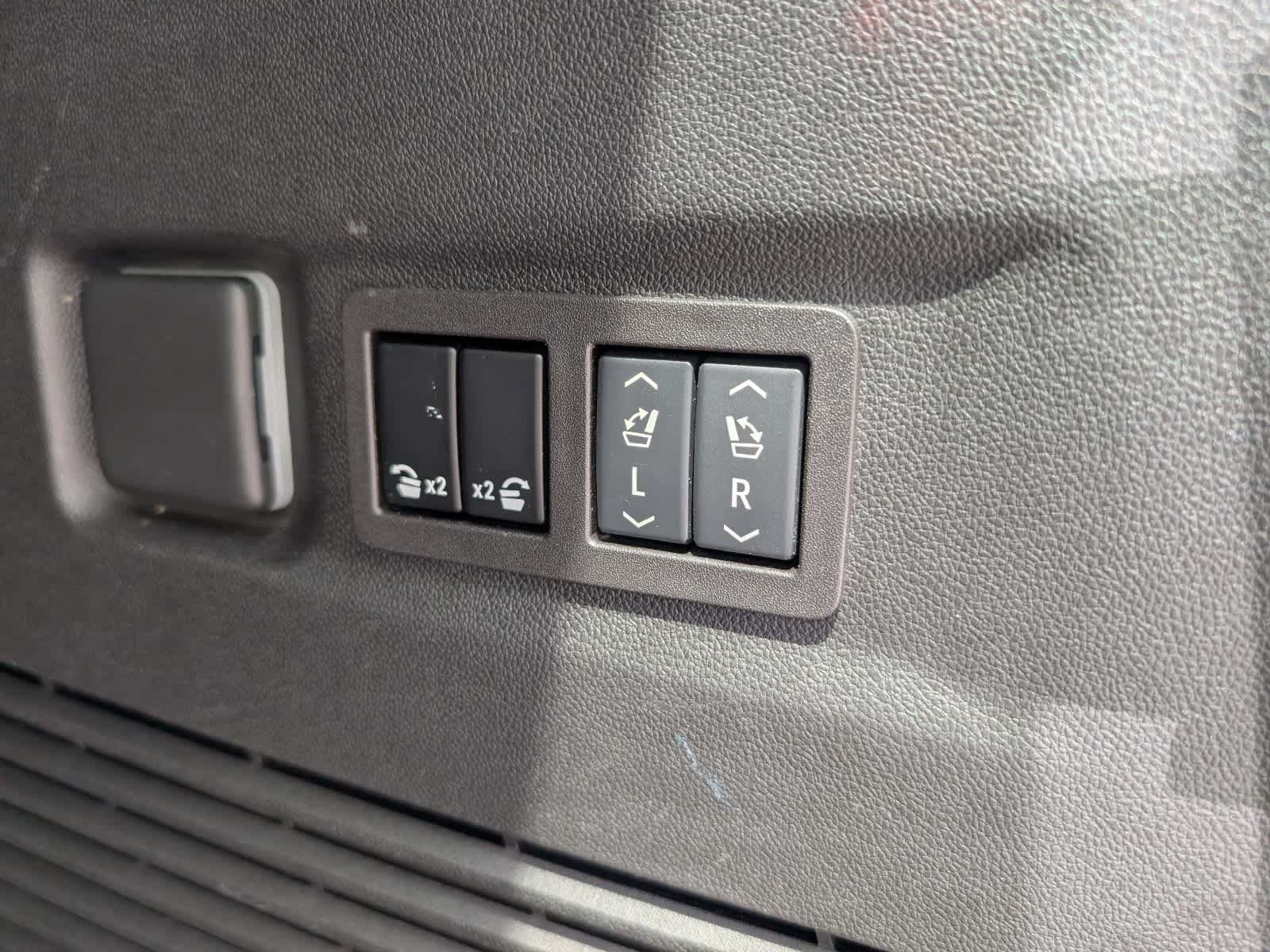 Certified 2024 GMC Yukon XL Denali AWD/4WD image 13