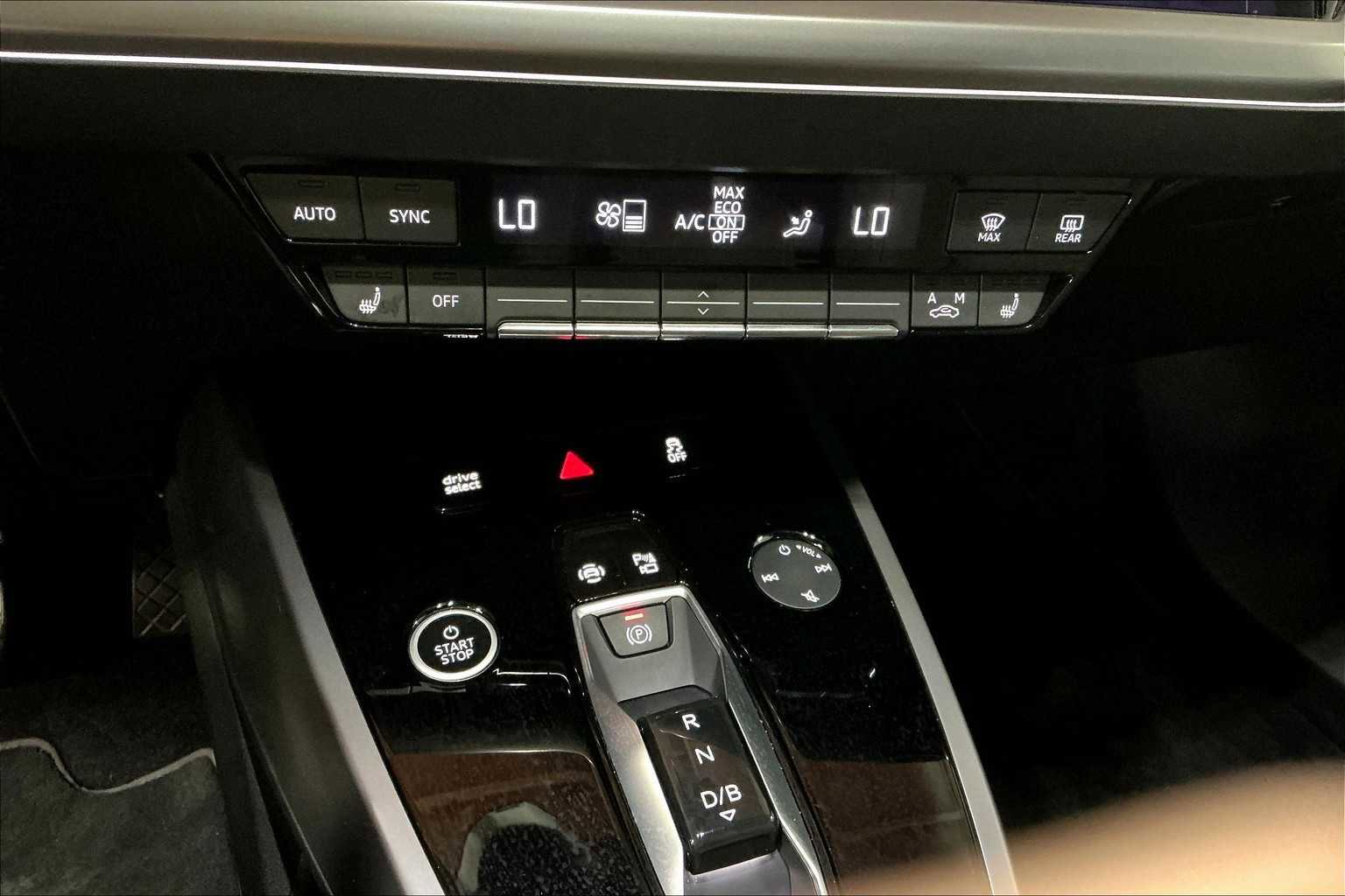 Used 2023 Audi Q4 e-tron Premium w/ Convenience Package image 33
