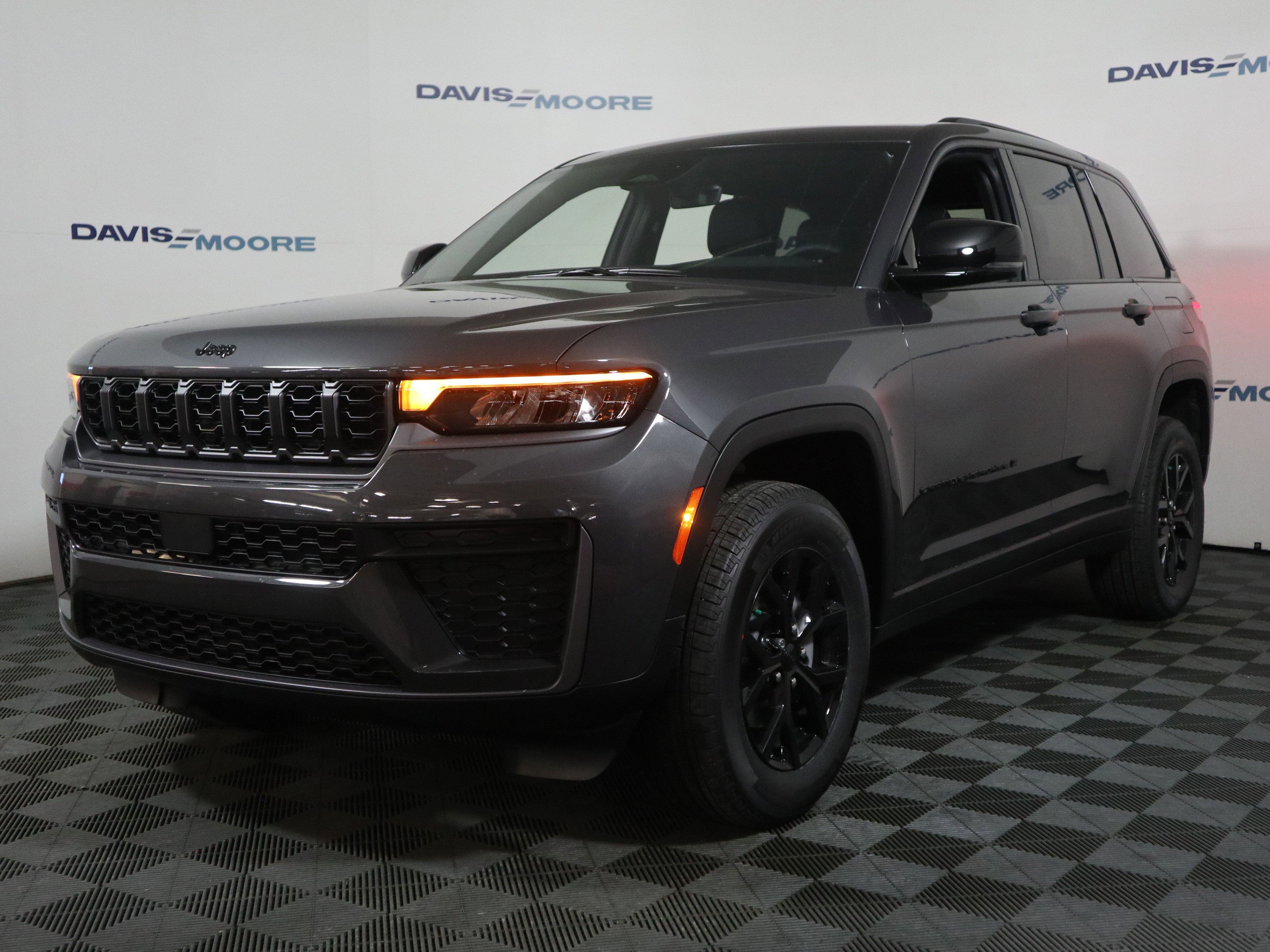 New 2026 Jeep Grand Cherokee Altitude AWD/4WD image 12