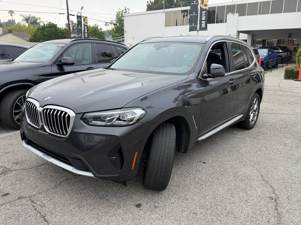 Used 2023 BMW X3 sDrive30i w/ Convenience Package w/ZPA image 3