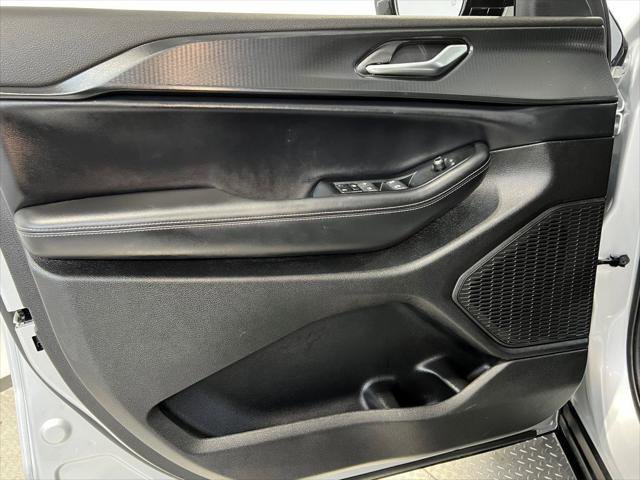 Certified 2024 Jeep Grand Cherokee L Laredo image 36