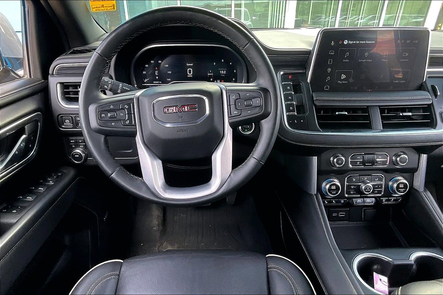 Used 2023 GMC Yukon SLT w/ SLT Luxury Package image 5