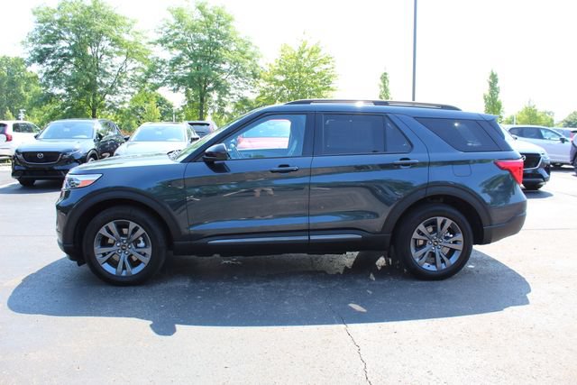 Used 2023 Ford Explorer XLT w/ Equipment Group 202A AWD/4WD image 8