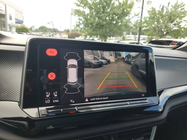 Certified 2024 Volkswagen Atlas Cross Sport SEL AWD/4WD image 31