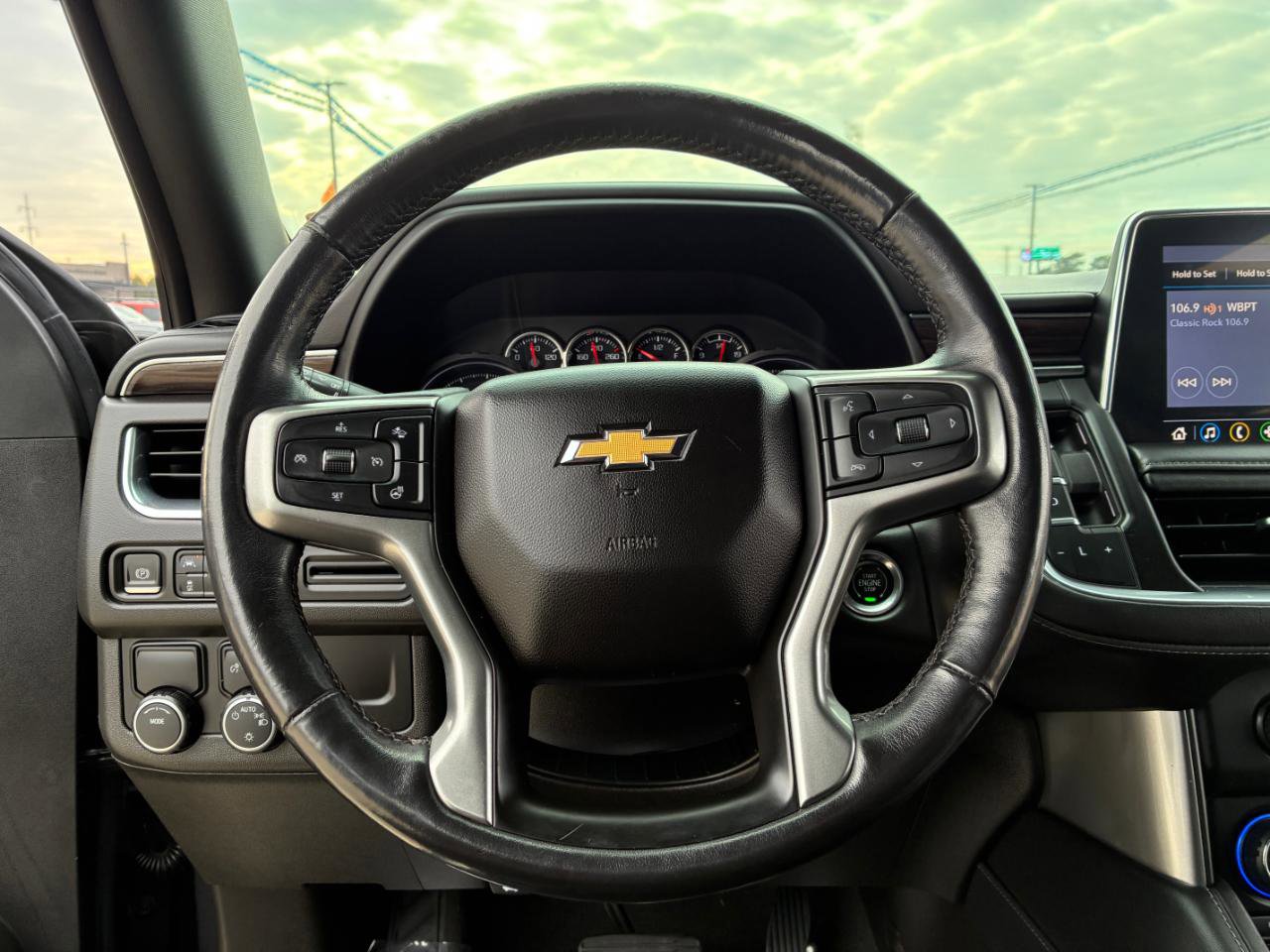 Used 2021 Chevrolet Tahoe LT w/ Luxury Package image 16