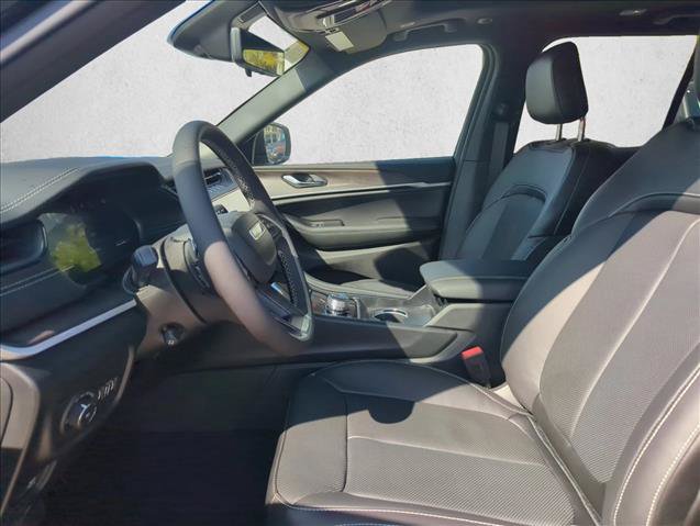 Used 2026 Jeep Grand Cherokee Limited AWD/4WD image 3