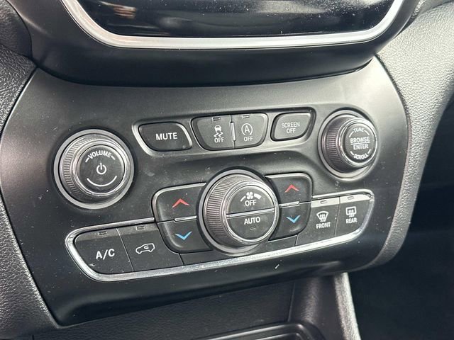 Used 2019 Jeep Cherokee Limited image 25