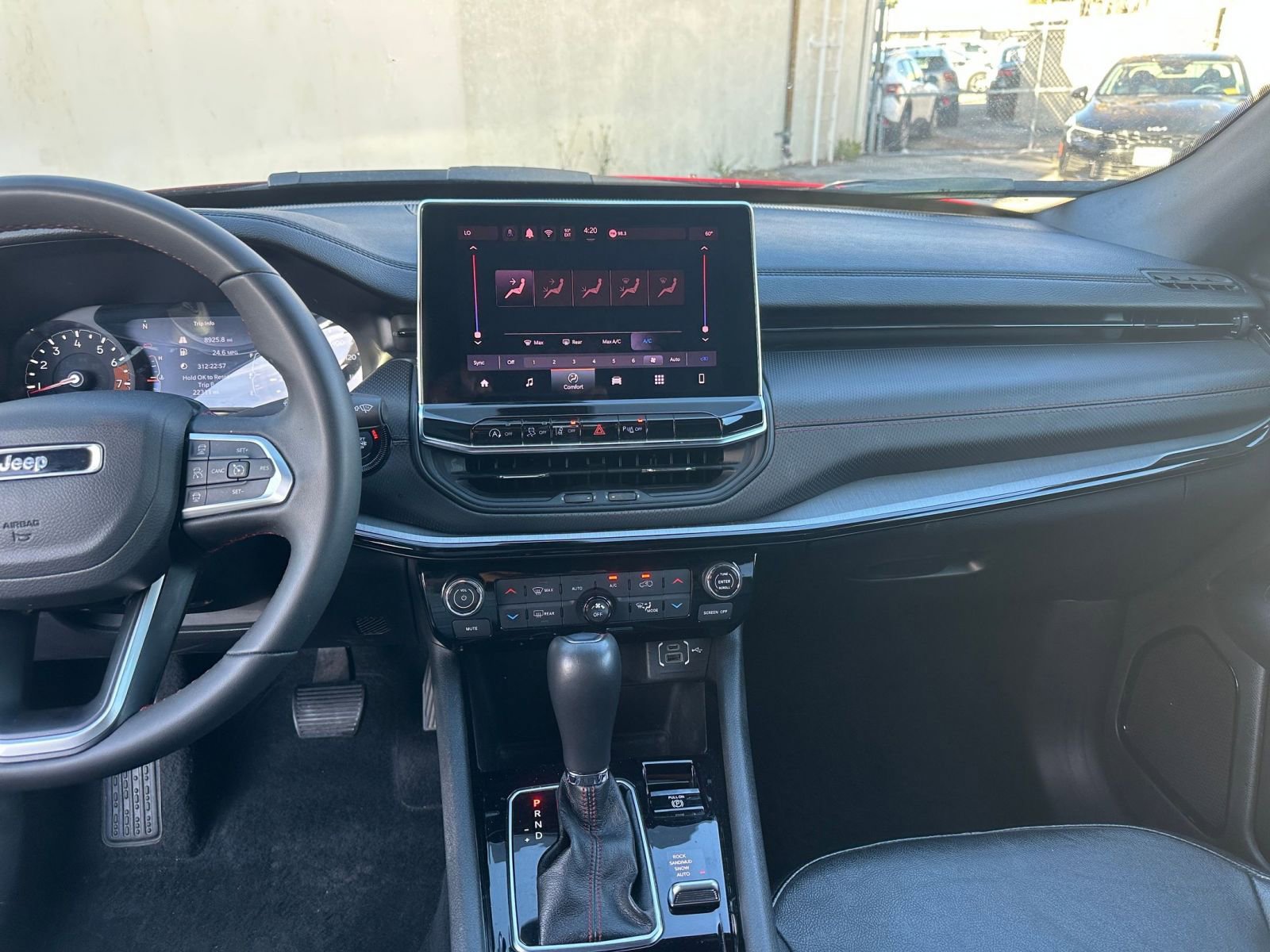 Used 2025 Jeep Compass Trailhawk AWD/4WD image 32