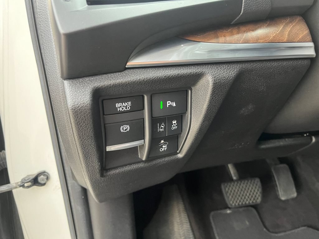 Used 2019 Acura MDX w/ Technology Package AWD/4WD image 25