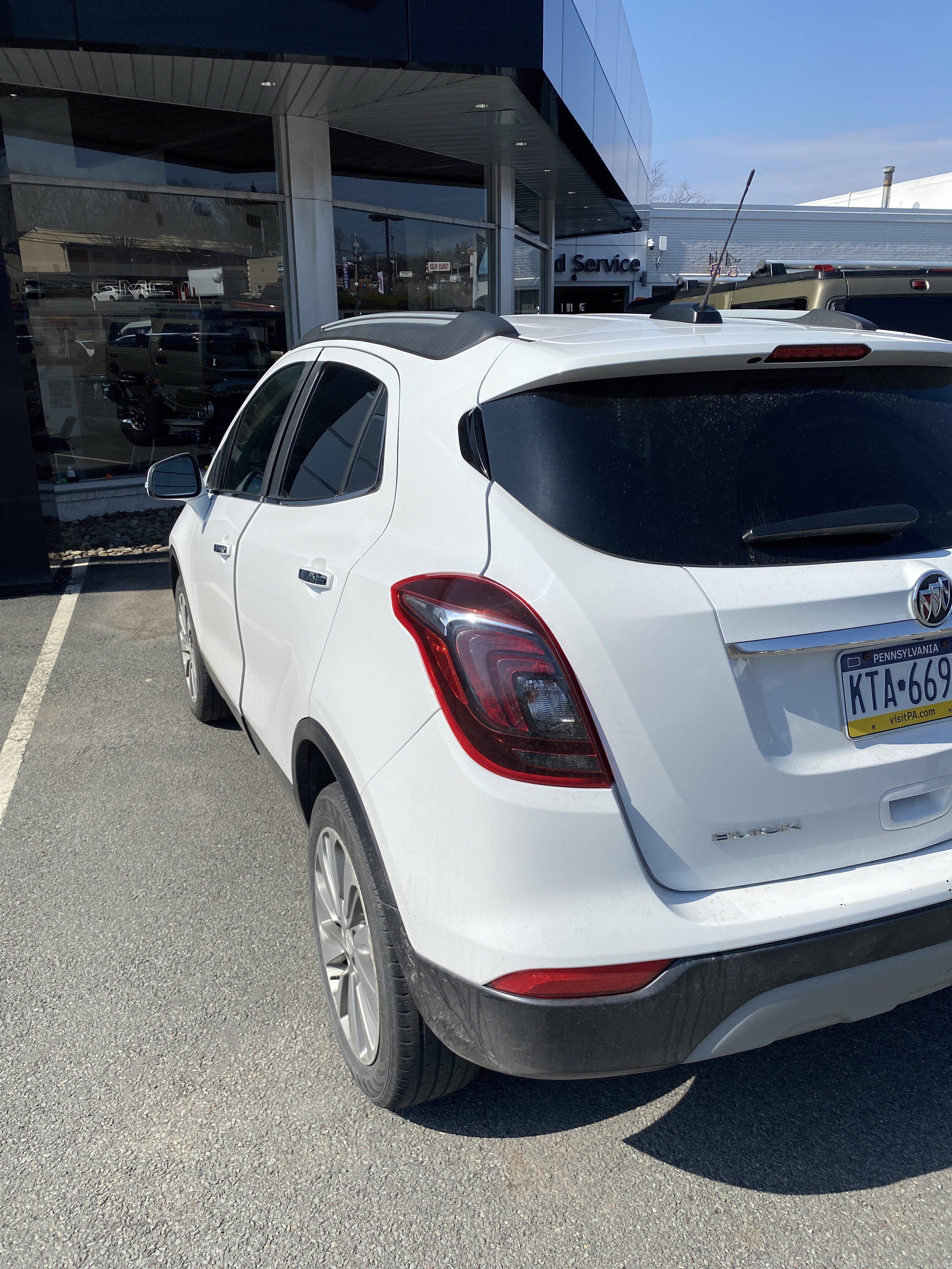 Used 2018 Buick Encore Preferred image 3