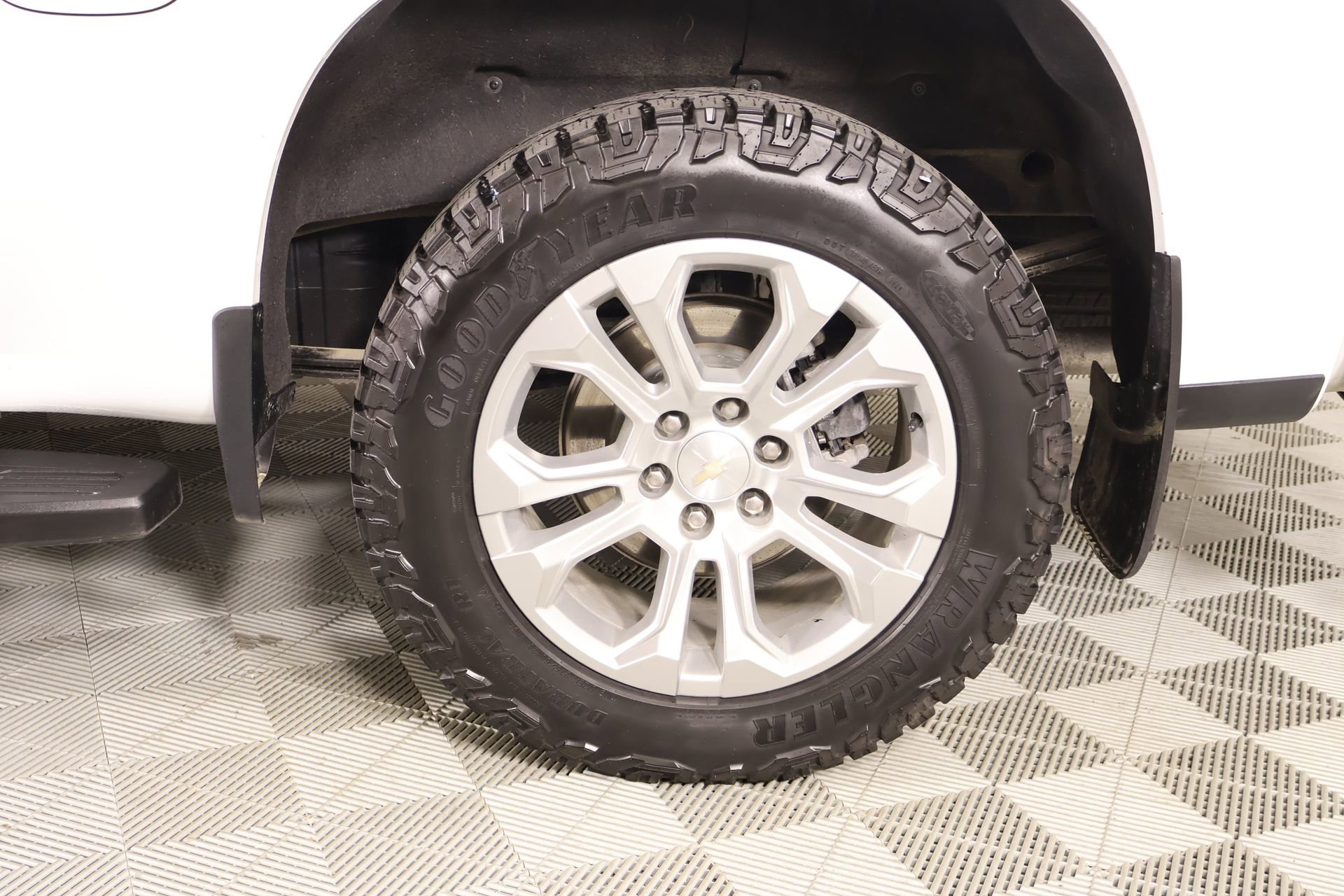 Used 2024 Chevrolet Silverado 1500 LTZ AWD/4WD image 19