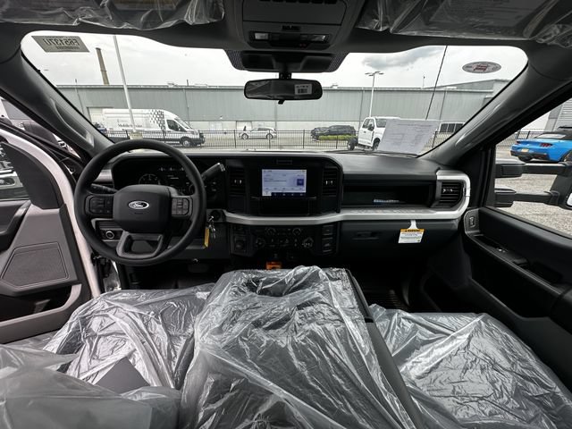 New 2026 Ford F550 4x4 Supercab Super Duty image 3