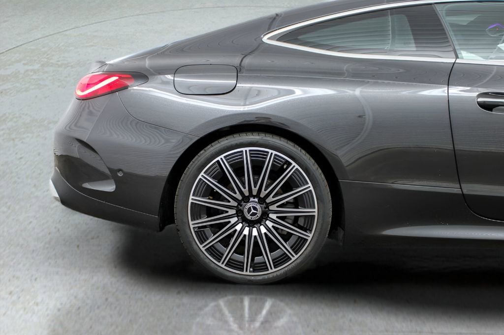 Used 2025 Mercedes-Benz CLE 300 4MATIC Coupe image 13