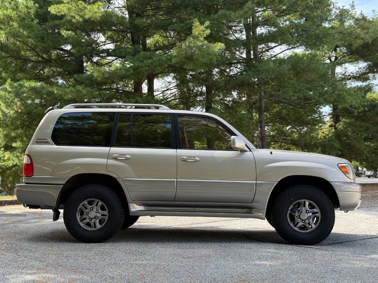 Used 2001 Lexus LX 470 4WD image 11